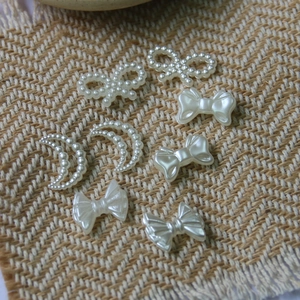 Mini pearlized bow and moon accessories for DIY charms and nail art decorations