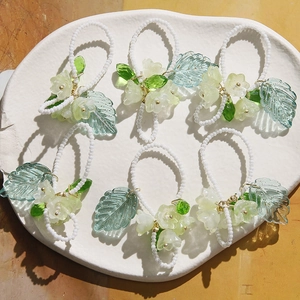 Style Antique Feuille Verte Campanule Perles de Verre Matériaux de Fabrication de Bijoux DIY Fleur Élégante pour Pinces