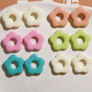 Colorful resin flower beads for DIY earrings jewelry making set on white tray