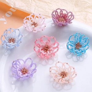 Exquisites handgefertigtes Perlenblumen-Accessoire für DIY-Ohrringe und Haarschmuck