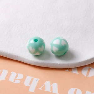 Perles en résine 16mm vert menthe avec motifs cœurs pour création de bijoux DIY