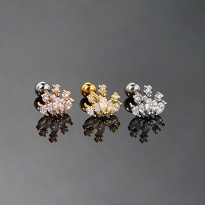 Detailansicht der Kronen-Ohrknorpel-Stecker mit Zirkonia in Gold, Silber und Roségold