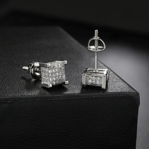 Quadratische Hip-Hop Iced-Out Ohrstecker mit Zirkonia-Besatz und Schraubverschluss