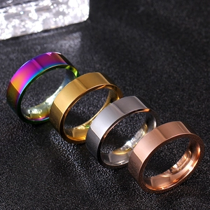 Poliertes Titanstahl-Ring-Set in Regenbogen, Gold, Silber und Roségold-Finish