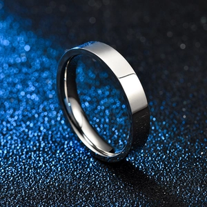 Polished 4mm stainless steel flat band minimalist ring with silver mirror finish