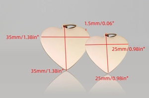 Detailed size comparison of heart-shaped pet ID tags in 25mm and 35mm sizes