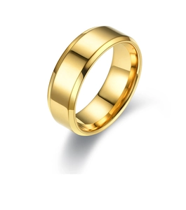 Anillo de acero inoxidable dorado pulido con acabado espejo y bordes biselados