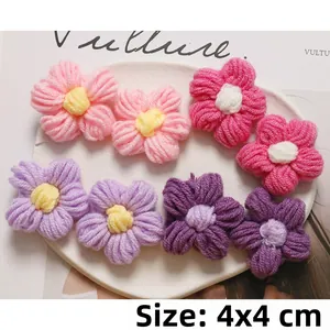 8 handgehäkelte Häkelblumen für DIY-Haarschmuck und Bastelarbeiten, Größe 4x4cm im Set