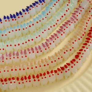 Perles de lapin blanches en verre coloré pour la création de bijoux DIY à la main