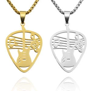 Gold- und Silber-Halsketten mit Gitarrenplektrum-Anhänger und Noten-Ausschnitten