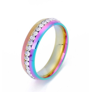 Bague en acier inoxydable arc-en-ciel sertie de cristaux de zircone cubique