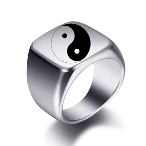 Men's vintage stainless steel signet ring featuring a black and white Yin Yang Tai Chi symbol