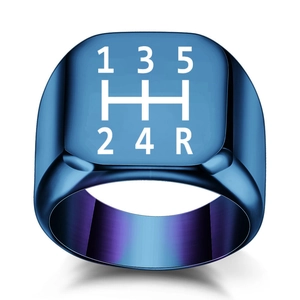 Anello quadrato in acciaio blu con motivo vintage della leva del cambio manuale auto