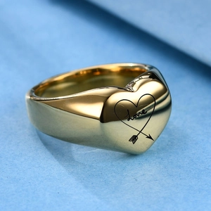 Anillo de sello de corazón en acero inoxidable oro 18K con grabado Love y patrón flecha