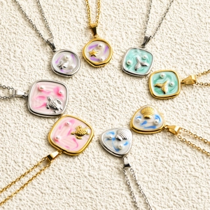 Collana con Pendente Serie Marina Oceano in Acciaio Inossidabile Con Stella Marina Conchiglia Tartaruga Coda di Pesce Smalto