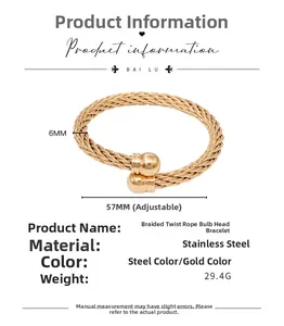 Dettaglio della larghezza 6mm e diametro regolabile 57mm del bracciale a cavo in oro
