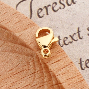 Polished gold lobster clasp in 304 stainless steel for jewelry making and DIY necklaces