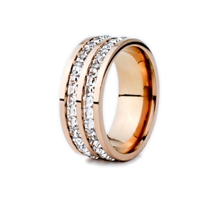 Bague luxueuse en acier titane or rose avec double rangée de diamants baguette chic