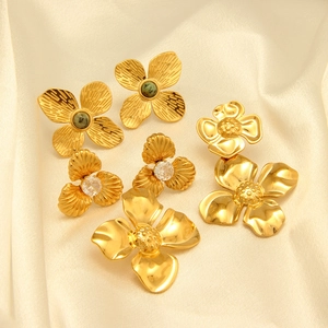 Orecchini a Fiore e Foglia in Acciaio Inossidabile per Donna Placcati Oro Strass Perla Artificiale Gioielli a Bottone