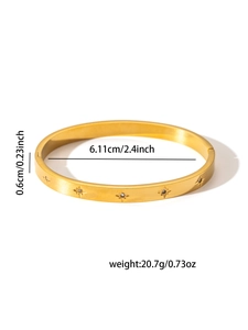 Detail shot of 18k gold plated stainless steel star bracelet with zircon inlay dimensions