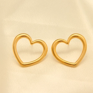 Pendientes de corazón hueco en acero inoxidable chapado en oro 18k sobre raso fino
