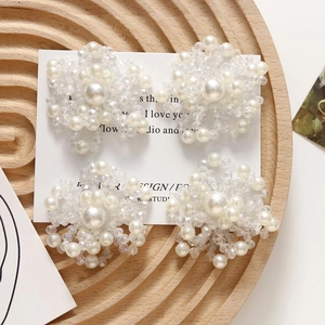 Set di quattro fiori fatti a mano in perle e cristallo per la creazione di gioielli fai da te
