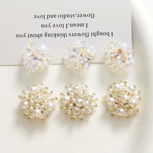 Accessoires de Bijoux DIY Style Français Trèfle Iridescent Künstliche Perle Fleur Breloques Pour Boucles d'Oreilles Épingle Femme