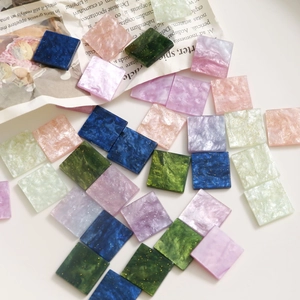 Charmes Carrés en Acrylique à Dos Plat Effet Marbre Nébuleuse Ciel Étoilé Paillettes Dorées pour Bijoux et Coques de Téléphone