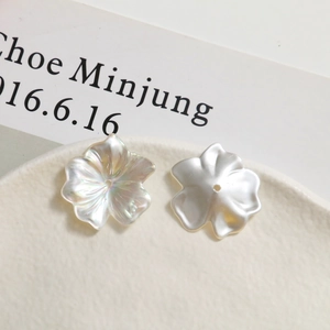 Irregular petal-shaped pearlescent DIY craft beads with central holes for jewelry making