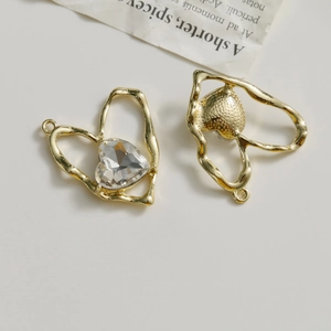 Détails de breloques en forme de cœur doré avec zircon pour la création de bijoux DIY