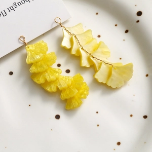 Japanese style sweet ginkgo leaf dangle earrings with glitter resin petals and gold wire