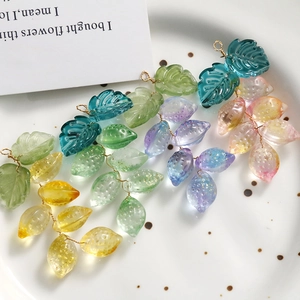 Colgantes de hojas de limón de resina degradada para pendientes DIY en colores