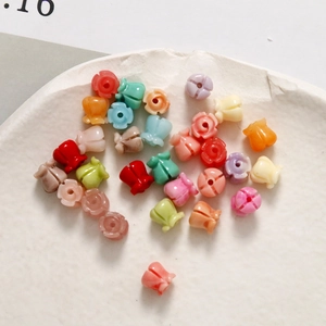 Bunte 6mm Tulpenblüten-Harzperlen für DIY-Schmuckherstellung und Bastelprojekte