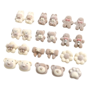 Set di ciondoli fai-da-te con orsetti e fiori floccati in beige e color caffè crema