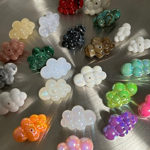 Perles en acrylique irisées en forme de nuage avec trou central pour bijoux DIY