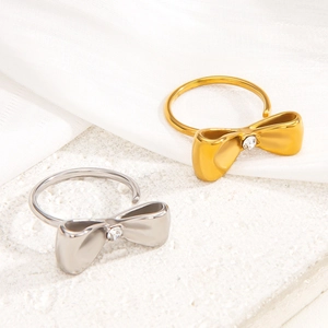 Eleganter Schleifenring Edelstahl Hochglanzpoliert Zirkonia Eingelegt Modeschmuck Für Damen Minimalistisches Accessoire