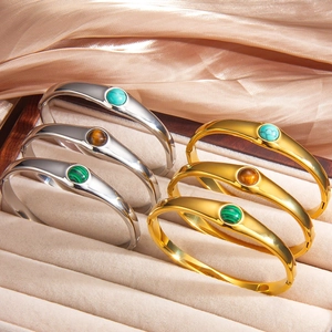 Bracelets vintage en acier titane avec pierres de malachite et d'oeil de tigre
