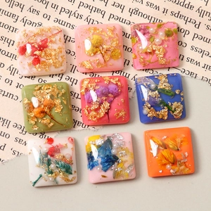 Handmade square resin charms with dried flowers, gold foil and pearls for DIY jewelry craft