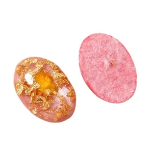Rosa durchscheinender ovaler Harz-Cabochon mit Goldfolie für DIY-Schmuckherstellung