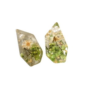 Handmade transparent resin earrings with natural dried flowers, pearls and gold foil flakes