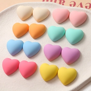 Matte hartvormige doe-het-zelf accessoires in pastelhars voor sieraden en hoesjes