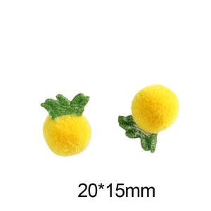 Detailansicht der 20x15mm Mini-Ananas-Plüschstickerei für Bastelarbeiten und DIY