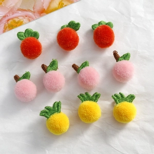 DIY Plüsch-Obst-Pompons mit Stickereiblättern für Ohrringe und Haarschmuck