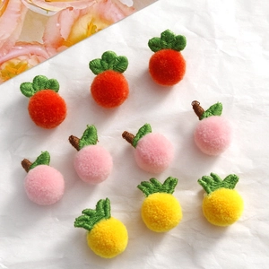 Niedliche Plüsch-Fruchtanhänger mit Pfirsich und Ananas für DIY-Schmuckherstellung