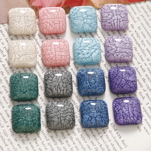 Breloques carrées en résine DIY effet pailleté et craquelé en plusieurs couleurs