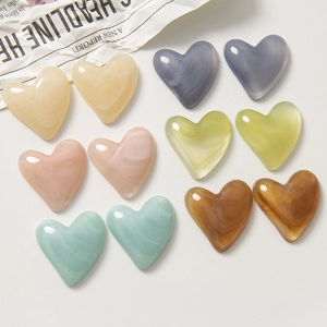 Pendentifs cœur en résine marbrée en six couleurs pour création bijoux et DIY
