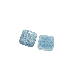 Pendentifs géométriques en résine bleu clair avec texture marbrée pour bijoux DIY