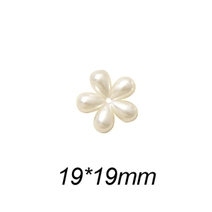 Makroaufnahme einer 19mm Perlmutt-Fünfblatt-Blume für die DIY-Schmuckherstellung
