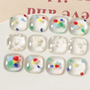 Set van 12 vierkante transparante harsbedeltjes met kleurrijke confetti voor DIY-sieraden