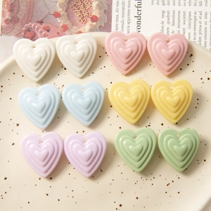 Pendentifs en acrylique en forme de cœur à étages colorés pour la création de bijoux DIY